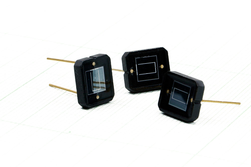 https://app.mtielec.com/uploads/images/product/0001537_-zydu06bpin-photo-diode.jpeg