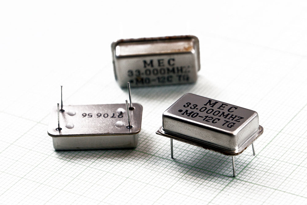 https://app.mtielec.com/uploads/images/product/0002371_-33000mhz-osl-rectangle-type-mec-taiwan.jpeg