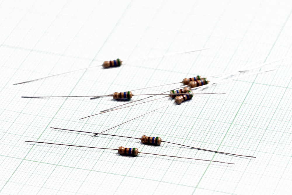 https://app.mtielec.com/uploads/images/product/0002550_-resistor-560ohm-14w.jpeg